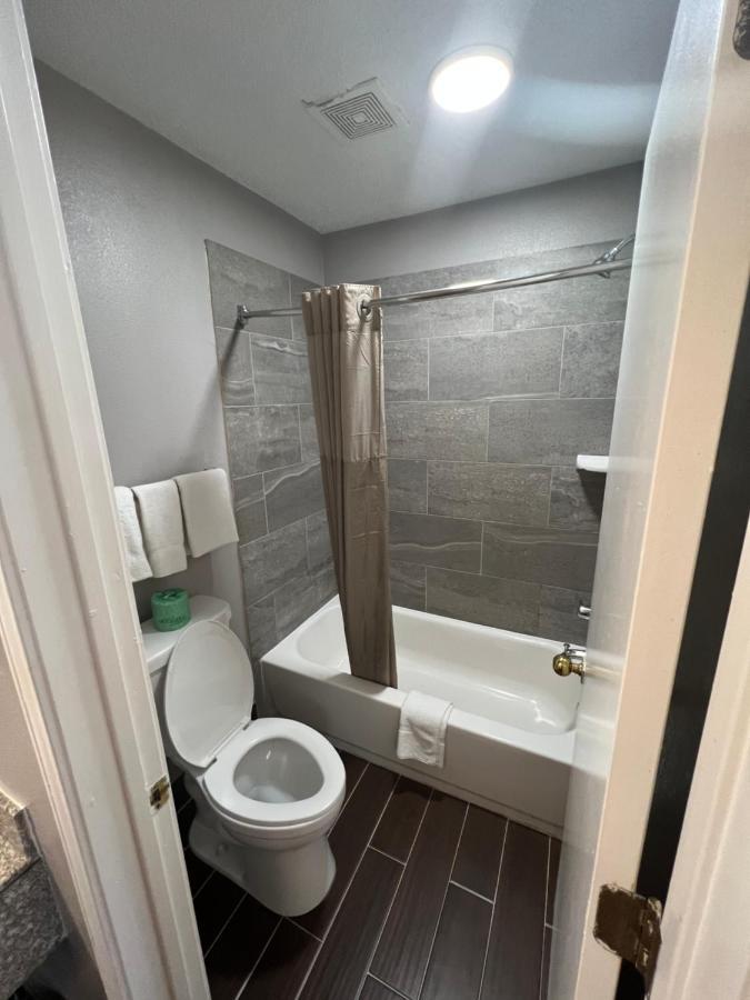 Key West Inn - Tuscumbia Екстериор снимка