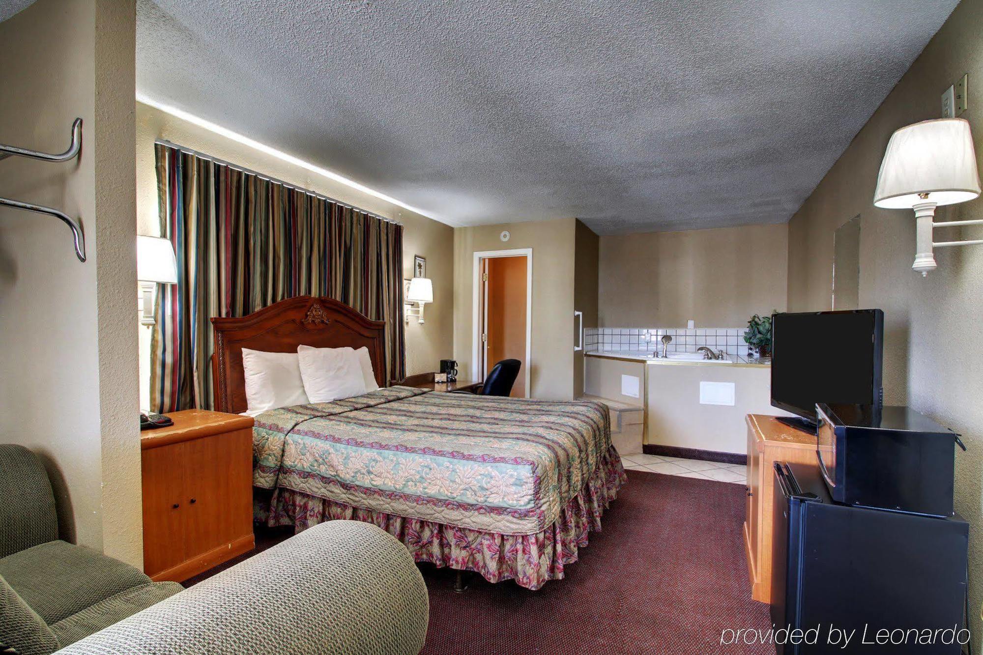 Key West Inn - Tuscumbia Екстериор снимка